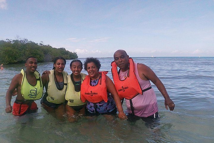 Small Group Snorkeling at Mangel Halto Aruba, photo 3 of 10