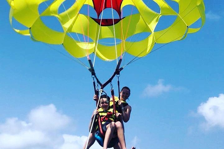 Aruba Parasailing with Unparalleled Views, photo 3 of 10