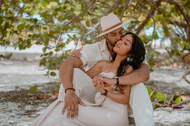 Aruba: Private Vacation Photoshoot with Photographer, photo 7 of 10