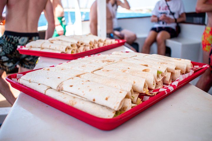 Arusun Catamaran Sail with Snorkeling in Aruba, photo 7 of 10