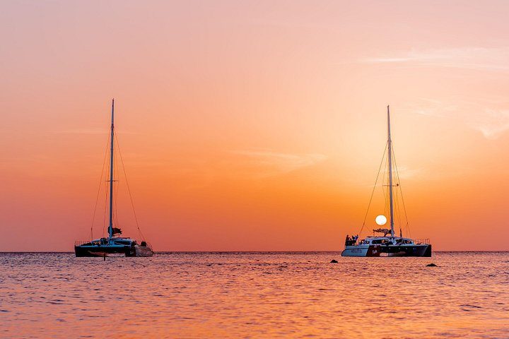 Aruba Sunset Catamaran Sail with Appetizers and Open Bar, photo 4 of 10