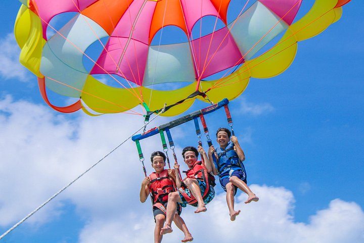 Aruba Parasailing Adventure, photo 2 of 10