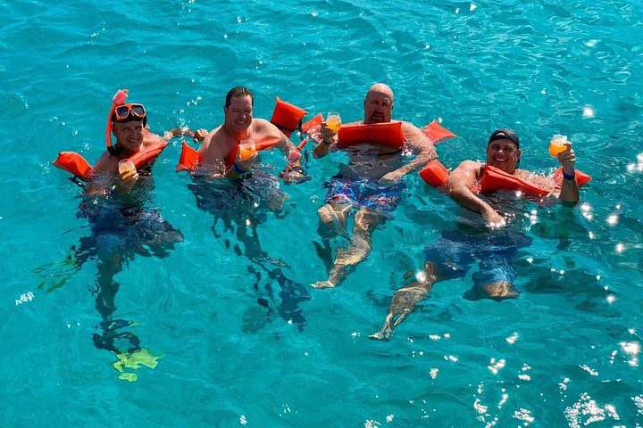 Premium Catamaran Afternoon Sail: Snorkeling and Lunch, photo 4 of 10