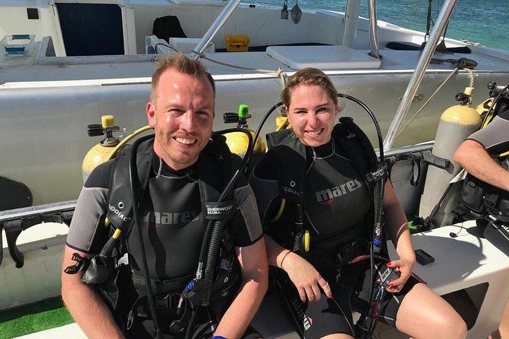 Aruba 2-Tank Dive Excursion for Certified Divers, photo 3 of 10