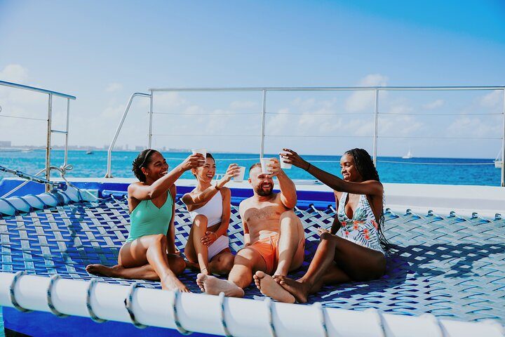 Morning Snorkel Sail with Premium Champagne Brunch, photo 2 of 10