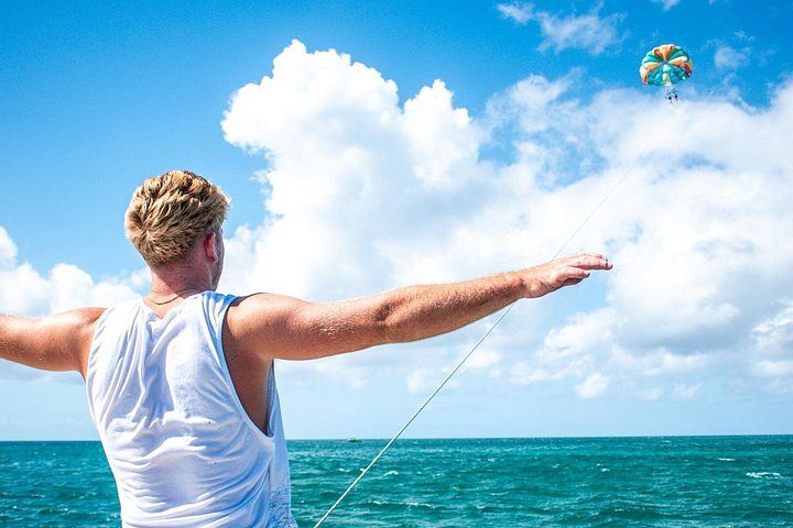 Aruba Parasailing Experience from Noord, photo 10 of 10