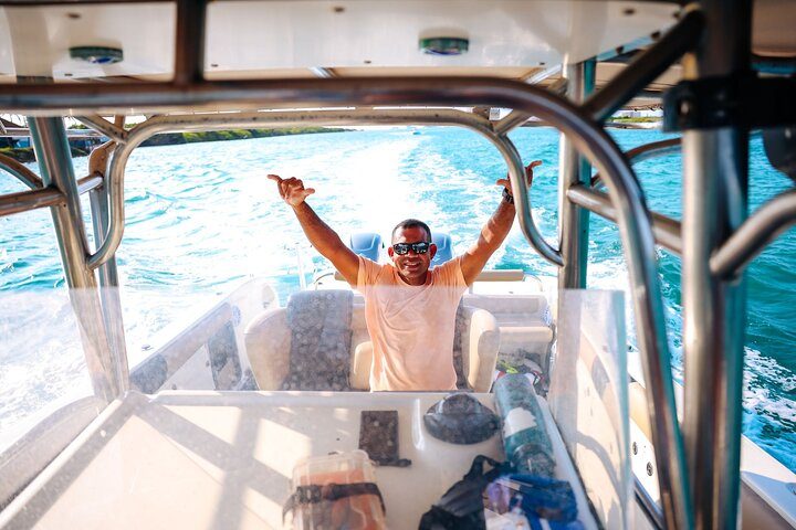 3 Hours Private Boat Includes Snorkeling & Swim with turtles, photo 3 of 10