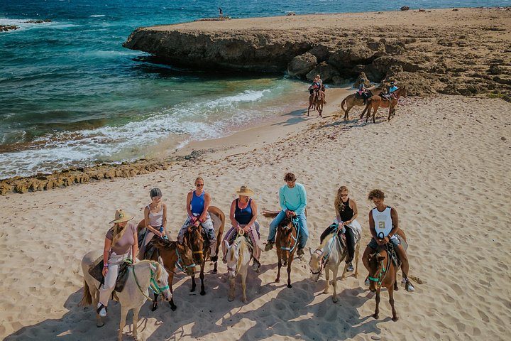 Horseback Riding and Natural Pool Adventure in Aruba, photo 7 of 10