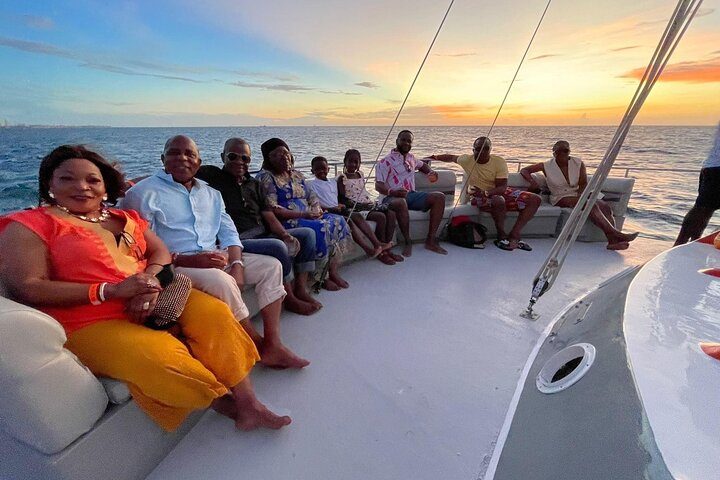 Aruba Happy Hour Sunset Sail with Savory Bites and Cocktails, photo 7 of 10