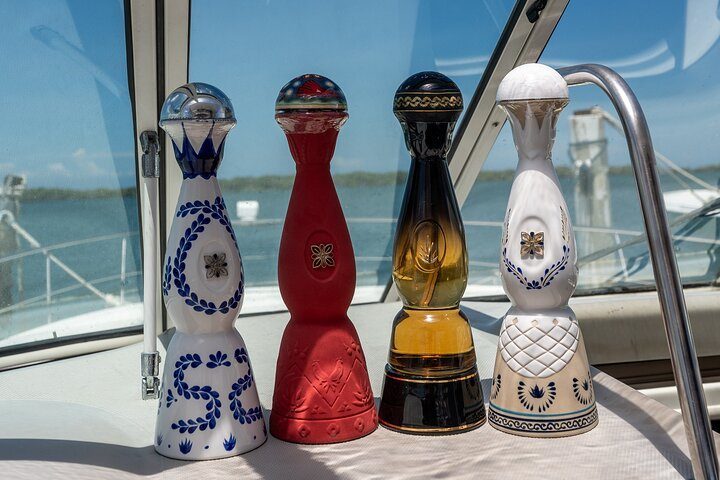 Luxury Private Yacht Charter Aruba - Eden Luca Yachts, photo 7 of 10