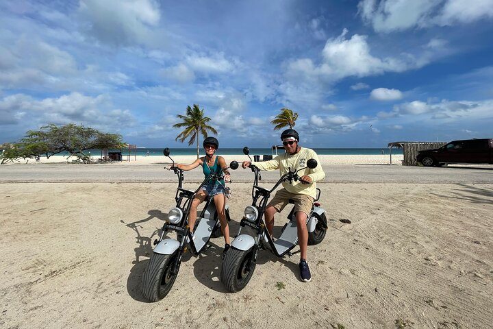 E-Scooter Rental Aruba – 4 Hours Self-Guided (1 or 2-seater), photo 7 of 8