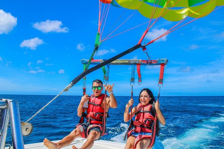 Aruba Parasailing Adventure, photo 4 of 10