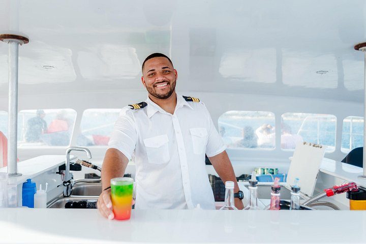Aruba Sunset Catamaran Sail with Appetizers and Open Bar, photo 8 of 10
