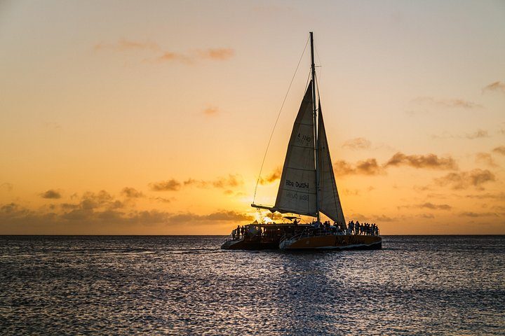 Aruba Sunset Sail with Open Bar, photo 4 of 10